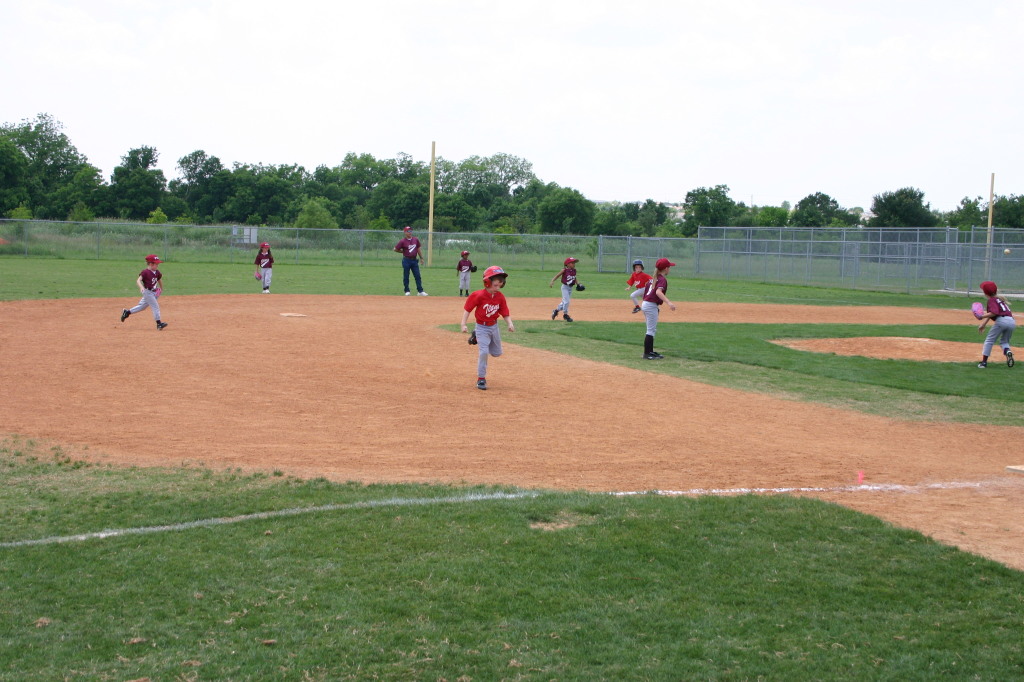 2007/05(May)/Titans-T-ball/1024x768_2007-05-12-Titans-206.JPG
