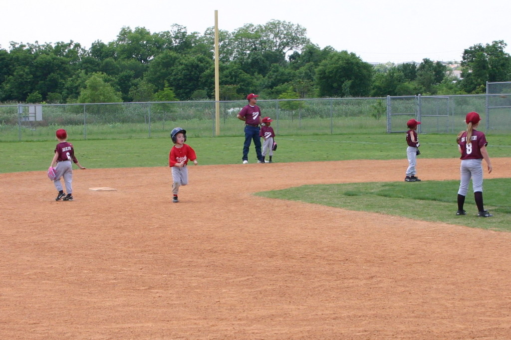 2007/05(May)/Titans-T-ball/1024x768_2007-05-12-Titans-211.JPG