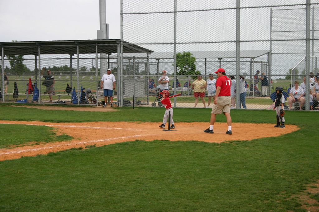 2007/05(May)/Titans-T-ball/1024x768_IMG_9885.JPG