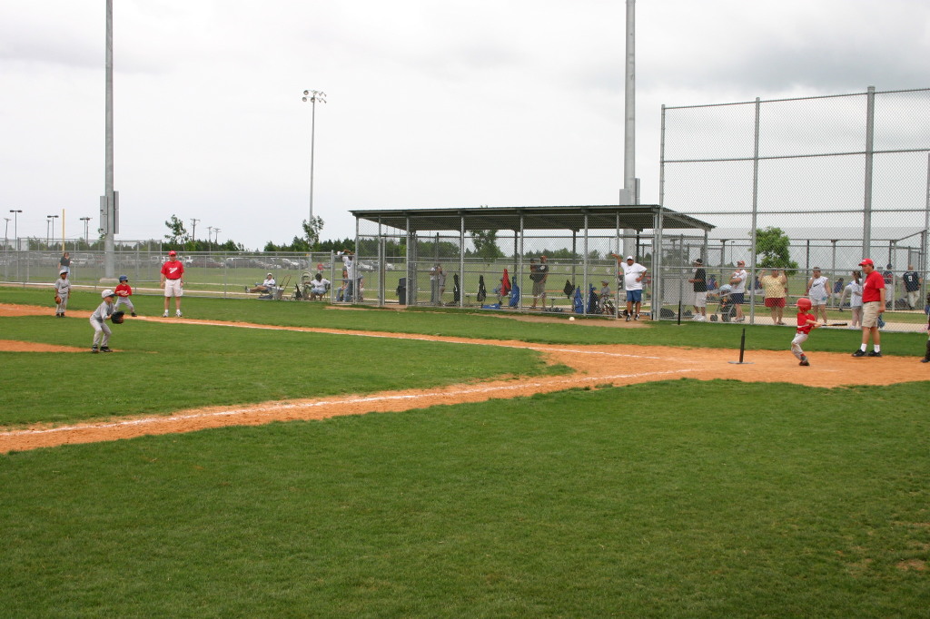 2007/05(May)/Titans-T-ball/1024x768_IMG_9901.JPG
