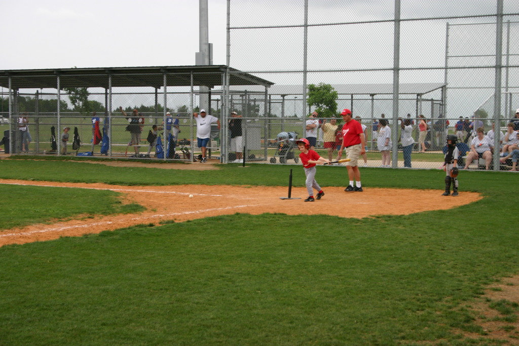 2007/05(May)/Titans-T-ball/1024x768_IMG_9911.JPG