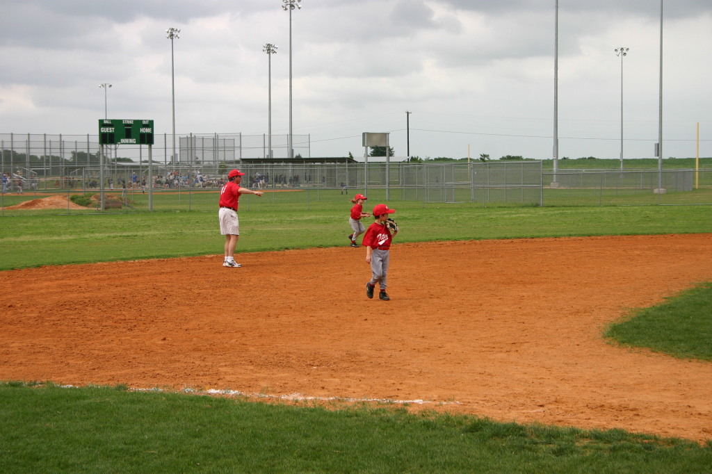 2007/05(May)/Titans-T-ball/1024x768_IMG_9929.JPG