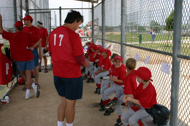 2007/05(May)/Titans-T-ball/2007-05-12-Titans-001.JPG