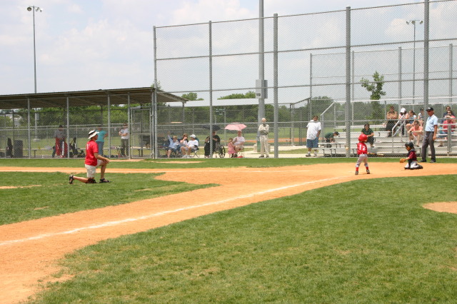 2007/05(May)/Titans-T-ball/640x480_2007-05-12-Titans-024-Dax.JPG