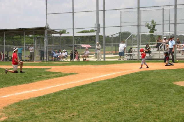 2007/05(May)/Titans-T-ball/640x480_2007-05-12-Titans-027-Dax.JPG