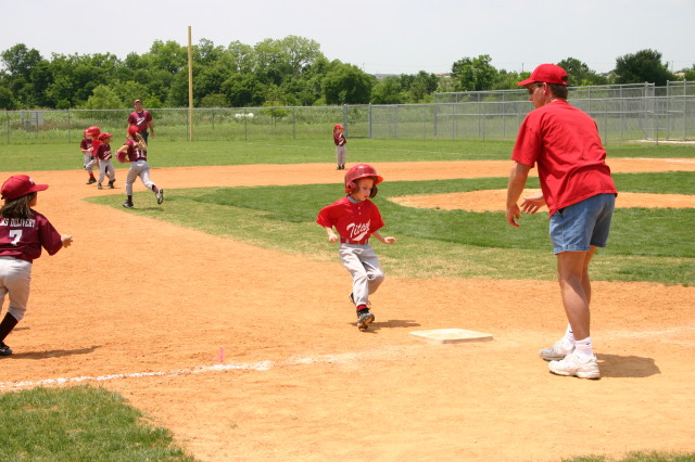 2007/05(May)/Titans-T-ball/640x480_2007-05-12-Titans-041-August-Nick.JPG