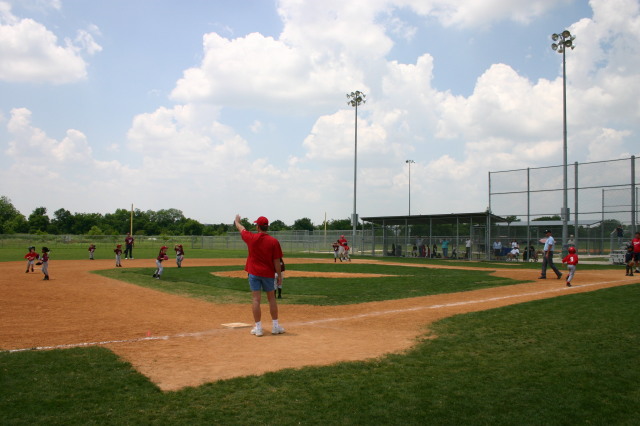 2007/05(May)/Titans-T-ball/640x480_2007-05-12-Titans-071-Case.JPG