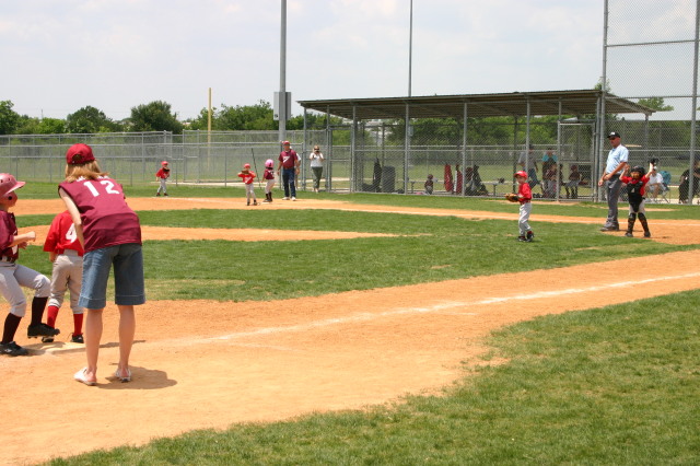2007/05(May)/Titans-T-ball/640x480_2007-05-12-Titans-093.JPG