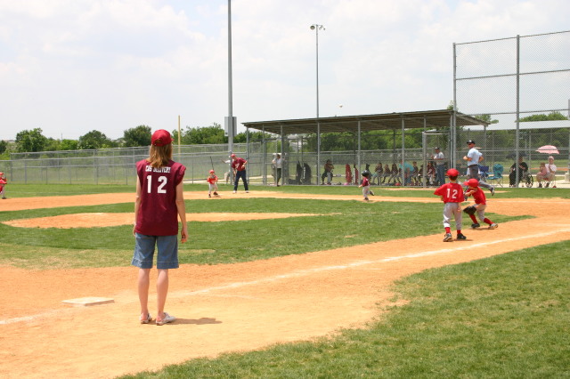 2007/05(May)/Titans-T-ball/640x480_2007-05-12-Titans-133.JPG
