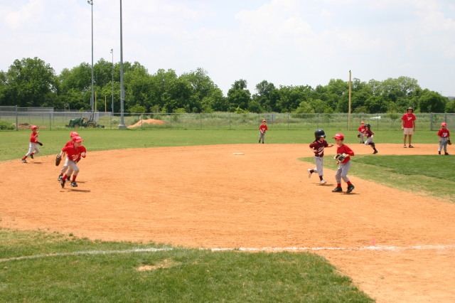 2007/05(May)/Titans-T-ball/640x480_2007-05-12-Titans-143.JPG