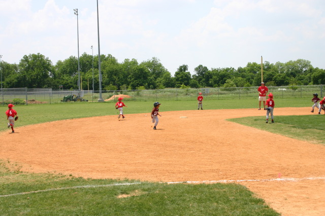 2007/05(May)/Titans-T-ball/640x480_2007-05-12-Titans-151.JPG