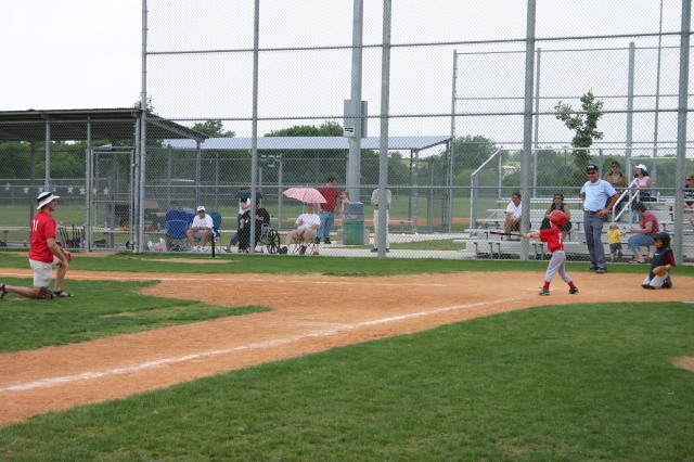 2007/05(May)/Titans-T-ball/640x480_2007-05-12-Titans-173.JPG