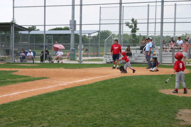 2007/05(May)/Titans-T-ball/640x480_2007-05-12-Titans-179.JPG