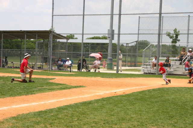 2007/05(May)/Titans-T-ball/640x480_2007-05-12-Titans-192.JPG