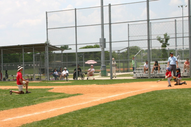 2007/05(May)/Titans-T-ball/640x480_2007-05-12-Titans-214.JPG