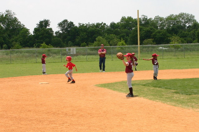 2007/05(May)/Titans-T-ball/640x480_2007-05-12-Titans-221.JPG
