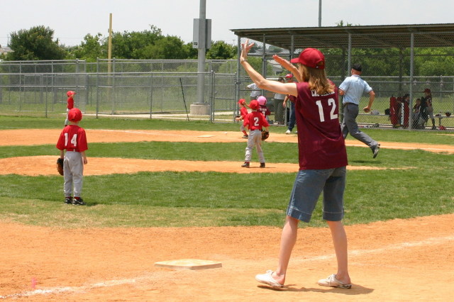 2007/05(May)/Titans-T-ball/640x480_2007-05-12-Titans-232.JPG