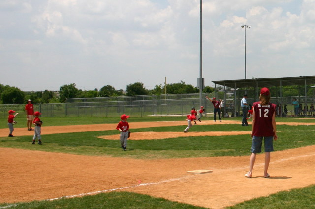 2007/05(May)/Titans-T-ball/640x480_2007-05-12-Titans-240.JPG