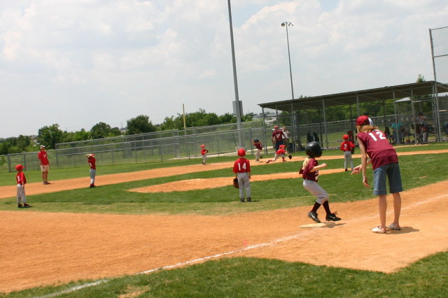 2007/05(May)/Titans-T-ball/640x480_2007-05-12-Titans-244.JPG
