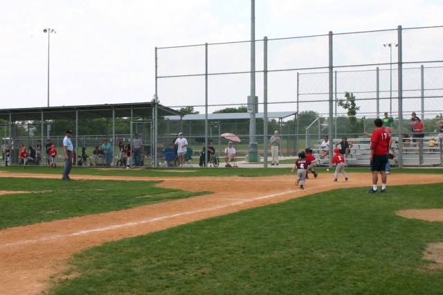 2007/05(May)/Titans-T-ball/640x480_2007-05-12-Titans-265.JPG