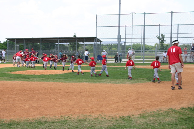 2007/05(May)/Titans-T-ball/640x480_2007-05-12-Titans-273.JPG