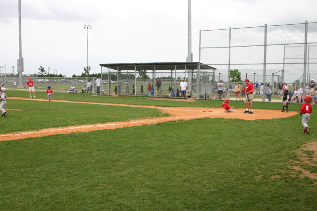 2007/05(May)/Titans-T-ball/640x480_IMG_9896.JPG