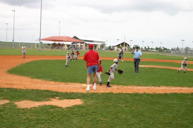 2007/05(May)/Titans-T-ball/640x480_IMG_9906.JPG