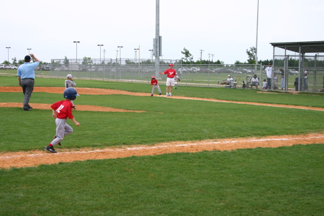 2007/05(May)/Titans-T-ball/640x480_IMG_9917.JPG