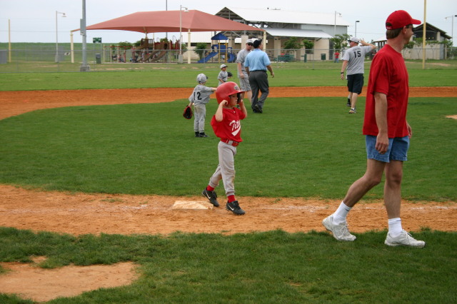 2007/05(May)/Titans-T-ball/640x480_IMG_9921.JPG