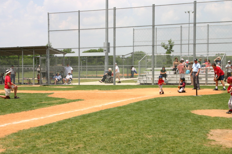 2007/05(May)/Titans-T-ball/800x600_2007-05-12-Titans-004-Anthony.JPG