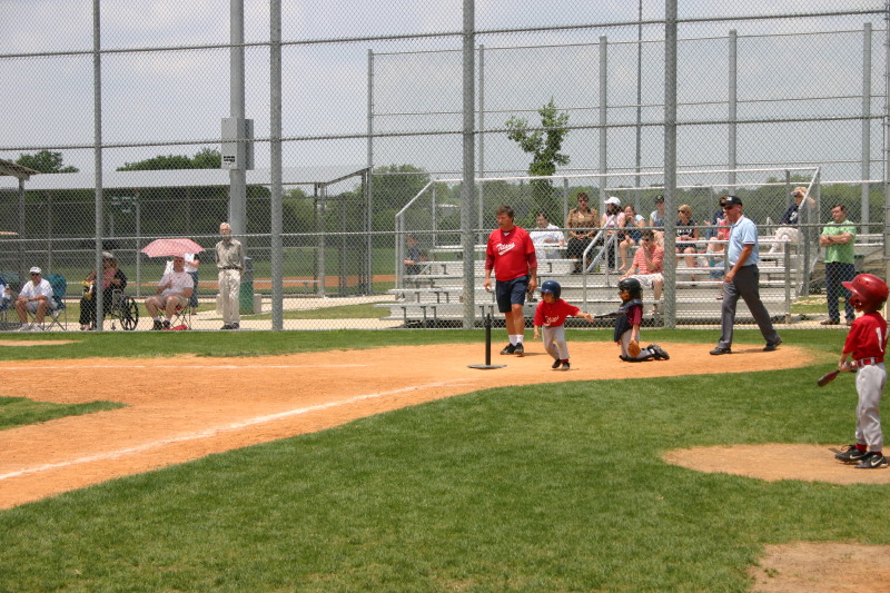 2007/05(May)/Titans-T-ball/800x600_2007-05-12-Titans-009-Anthony.JPG