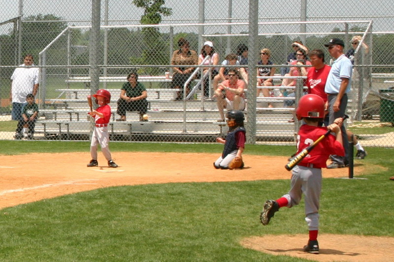 2007/05(May)/Titans-T-ball/800x600_2007-05-12-Titans-015-August-Dax.JPG