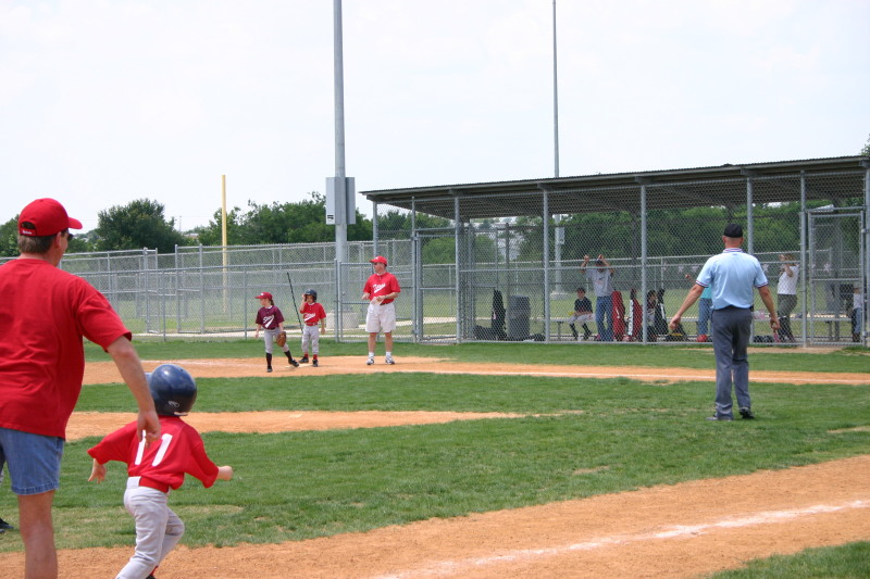 2007/05(May)/Titans-T-ball/800x600_2007-05-12-Titans-074-Ethan.JPG