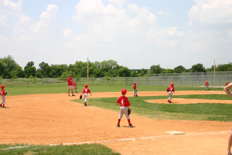 2007/05(May)/Titans-T-ball/800x600_2007-05-12-Titans-078-David.JPG