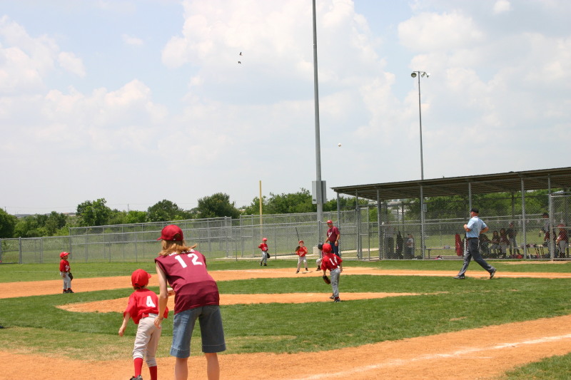 2007/05(May)/Titans-T-ball/800x600_2007-05-12-Titans-085-August.JPG