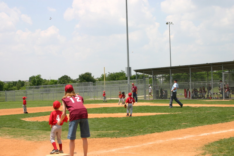 2007/05(May)/Titans-T-ball/800x600_2007-05-12-Titans-086-August.JPG