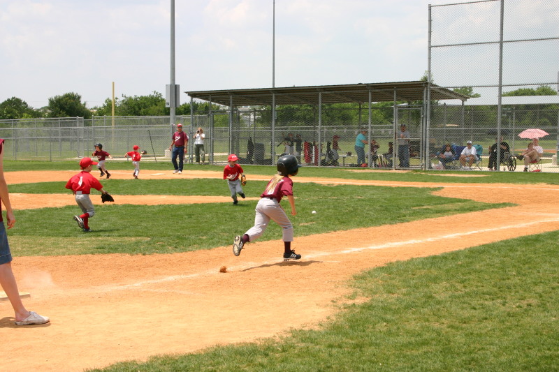 2007/05(May)/Titans-T-ball/800x600_2007-05-12-Titans-096-David-August.JPG