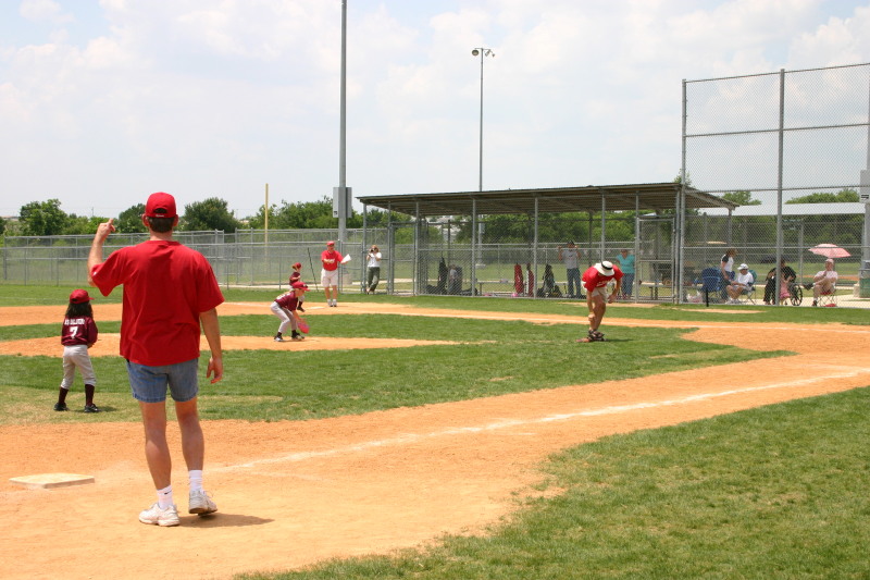 2007/05(May)/Titans-T-ball/800x600_2007-05-12-Titans-106.JPG