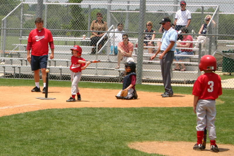2007/05(May)/Titans-T-ball/800x600_2007-05-12-Titans-118.JPG