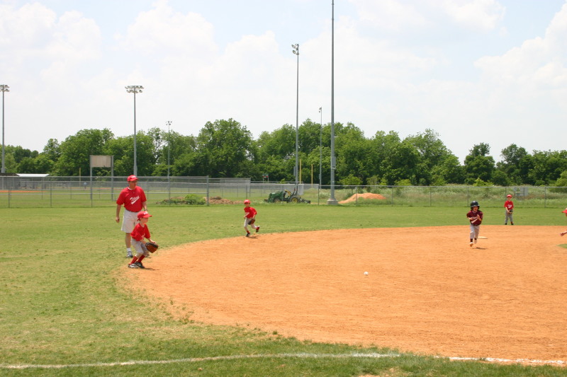 2007/05(May)/Titans-T-ball/800x600_2007-05-12-Titans-141.JPG