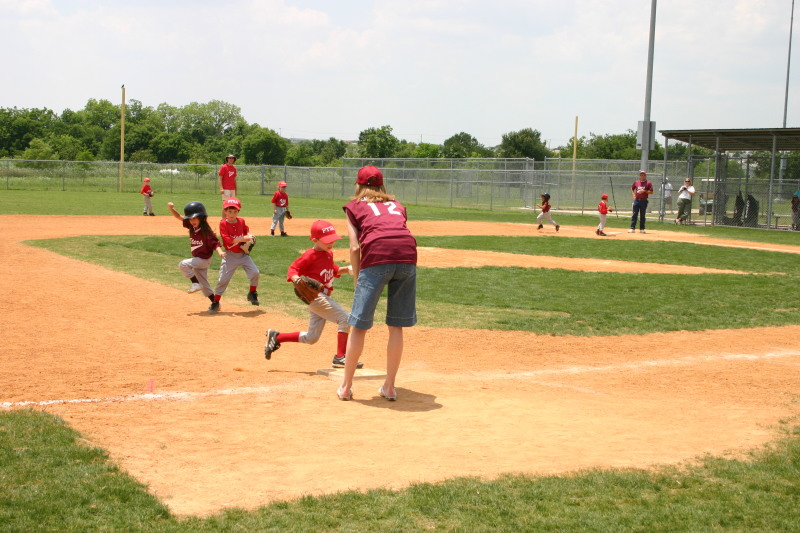 2007/05(May)/Titans-T-ball/800x600_2007-05-12-Titans-145.JPG