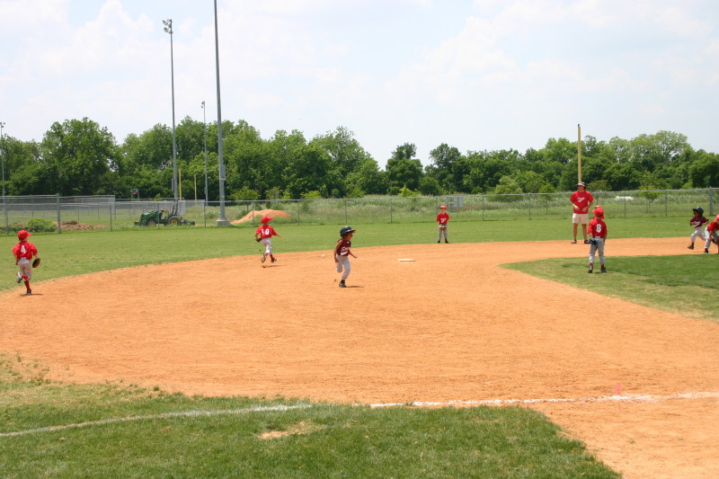 2007/05(May)/Titans-T-ball/800x600_2007-05-12-Titans-151.JPG