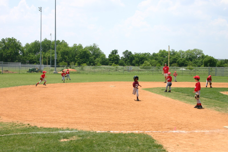 2007/05(May)/Titans-T-ball/800x600_2007-05-12-Titans-154.JPG