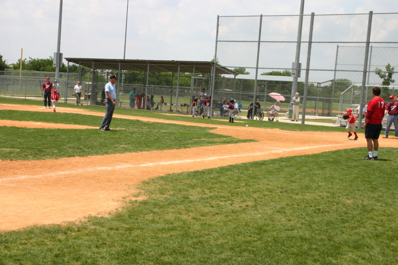 2007/05(May)/Titans-T-ball/800x600_2007-05-12-Titans-160.JPG