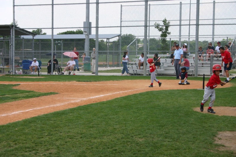 2007/05(May)/Titans-T-ball/800x600_2007-05-12-Titans-176.JPG