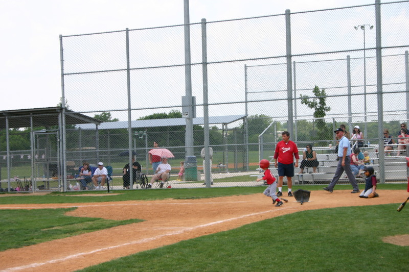 2007/05(May)/Titans-T-ball/800x600_2007-05-12-Titans-180.JPG