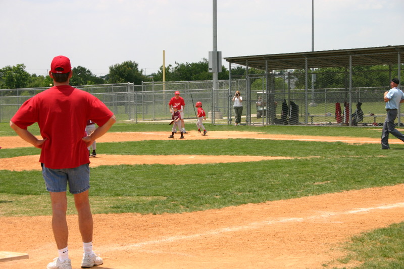 2007/05(May)/Titans-T-ball/800x600_2007-05-12-Titans-201.JPG