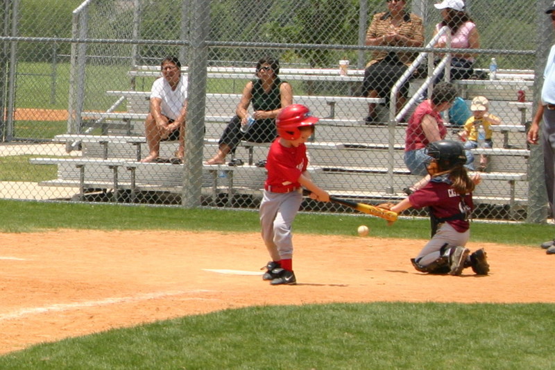 2007/05(May)/Titans-T-ball/800x600_2007-05-12-Titans-202.JPG