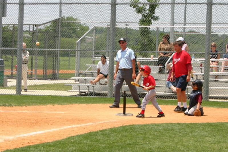 2007/05(May)/Titans-T-ball/800x600_2007-05-12-Titans-204.JPG