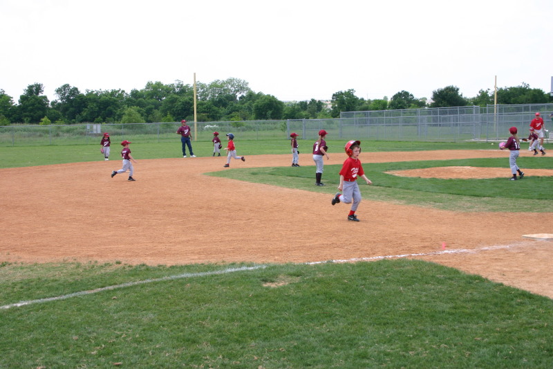2007/05(May)/Titans-T-ball/800x600_2007-05-12-Titans-208.JPG